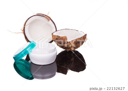 Coconut oil are used as moisturizer for skin Coconut oil are used as moisturizer for skin 22132627