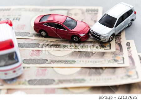 交通事故 22137635