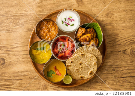 インドの典型的なカレー定食  Curry gourmet of meals India インドの典型的なカレー定食  Curry gourmet of meals India 22138901