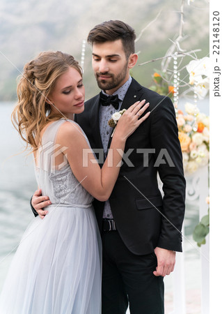 beautiful caucasian couple just married 22148120