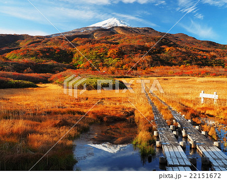 紅葉の鳥海山 22151672