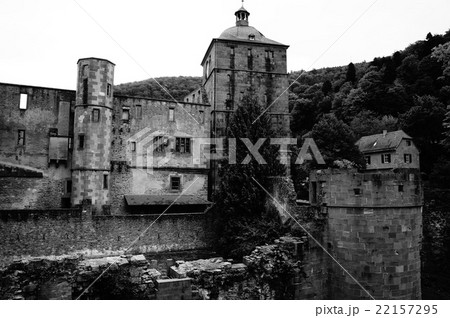 廃墟 ハイデルベルク城の一角 (Castle ruin in Heidelberg) 廃墟 ハイデルベルク城の一角 (Castle ruin in Heidelberg) 22157295