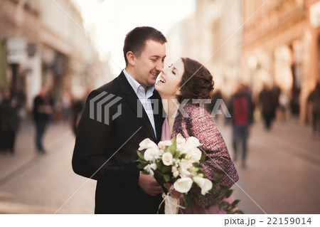 Wedding. Beautiful couple, bride with pink dress 22159014
