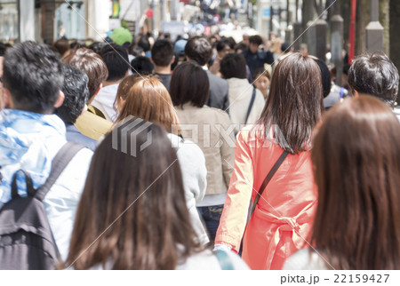 東京 原宿 表参道 歩く人々 大混雑 ブレ スローシャッターの写真素材 [22159427] - PIXTA