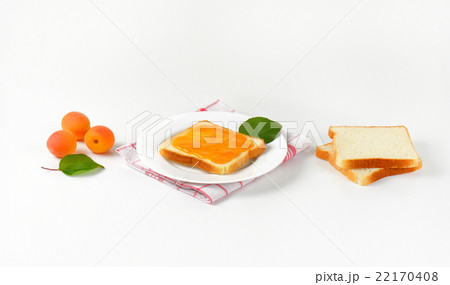 White bread with apricot jam White bread with apricot jam 22170408