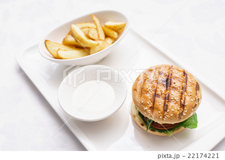 cheeseburger with potato cheeseburger with potato 22174221