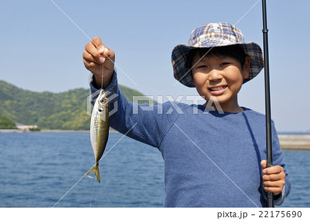 釣り こども 海釣り 子供の写真素材