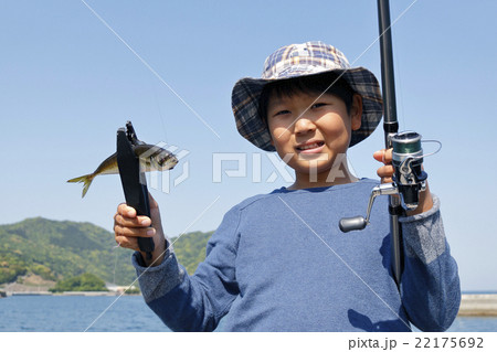 釣り こども 海釣り 子供の写真素材