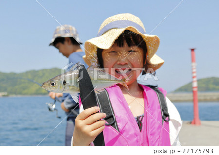 釣り　こども　海釣り　子供 22175793