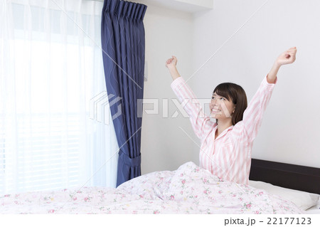 起床 女性 起床 女性 22177123
