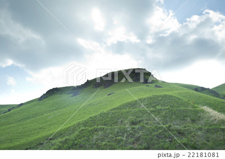 阿蘇の外輪山2 22181081