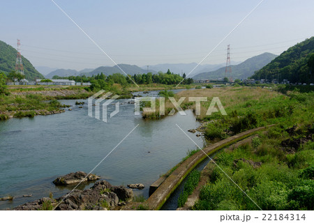 市川 山間部を流れる様子 (兵庫県神崎郡市川町) 市川 山間部を流れる様子 (兵庫県神崎郡市川町) 22184314