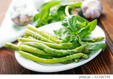 green asparagus 22186740