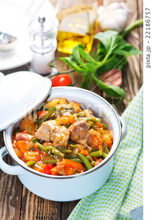 vegetables and meat 22186757