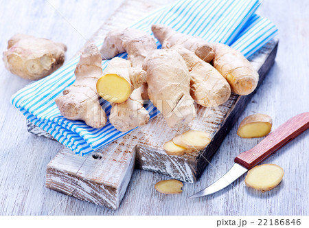 fresh ginger 22186846