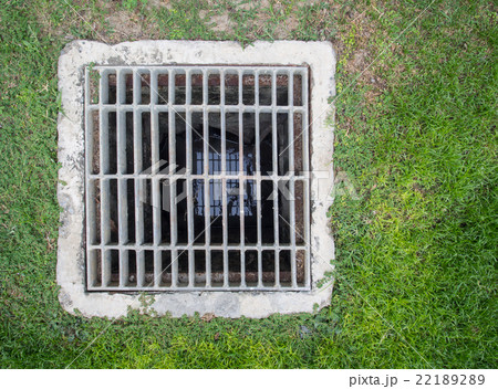 Steel square shape sewer grate Steel square shape sewer grate 22189289