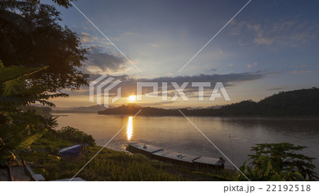 Sunset at Mekong river 22192518