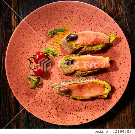 homemade smoked salmon  22194202
