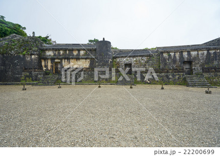 玉陵(たまうどぅん)、墓室を正面から超広角撮影、沖縄 玉陵(たまうどぅん)、墓室を正面から超広角撮影、沖縄 22200699