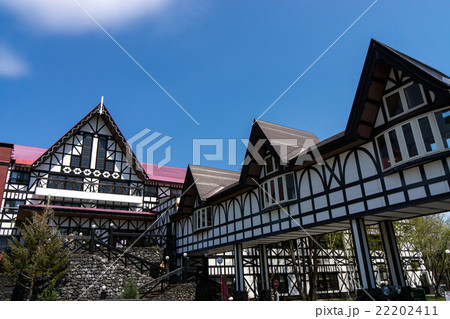 ホテルグリーンプラザ軽井沢　渡り廊下と玄関 22202411