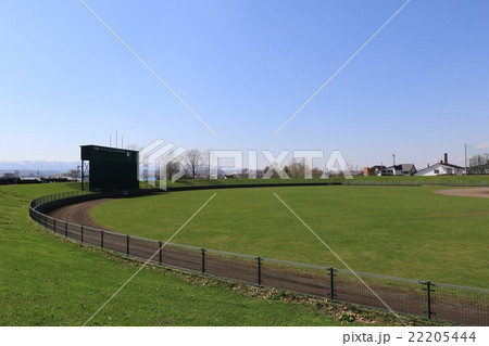 野球場・名寄市営球場（レフト外野席からスコアボードとバックスクリーン 22205444