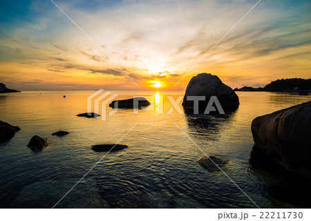 Sunrise on the coast of the Koh Tao Sunrise on the coast of the Koh Tao 22211730
