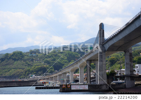 小田原港の上を渡る西湘バイパス 小田原港の上を渡る西湘バイパス 22214200