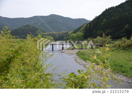 四万十川上流の沈下橋 四万十川上流の沈下橋 22215279