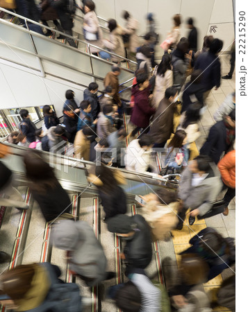 ラッシュアワーの駅 22215290