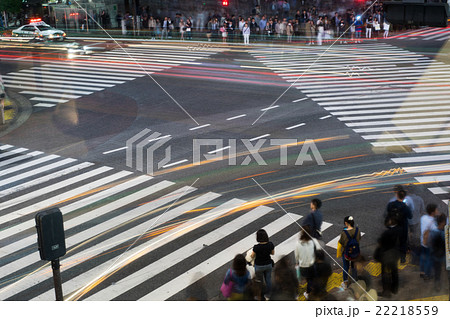 渋谷の雑踏（スクランブル交差点）長時間露光 22218559