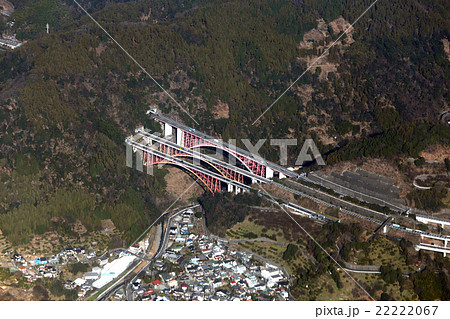 東名高速道路の吾妻山トンネル付近を空撮の写真素材