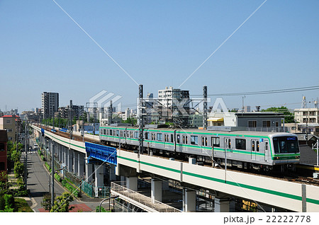 東京メトロ千代田線の地上区間を走る05系電車 東京メトロ千代田線の地上区間を走る05系電車 22222778