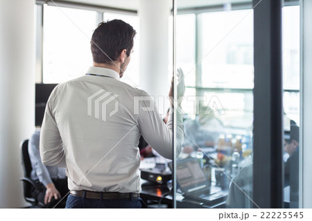 Business presentation on corporate meeting. 22225545