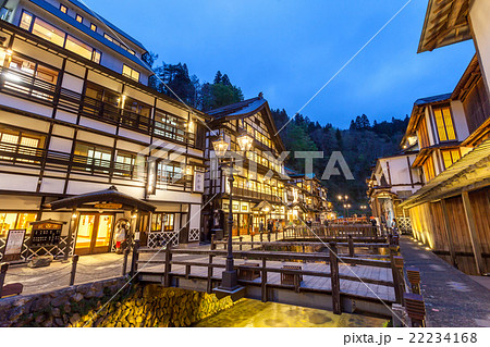 銀山温泉 温泉街の夕景 銀山温泉 温泉街の夕景 22234168