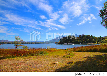 秋の桧原湖と磐梯山 秋の桧原湖と磐梯山 22236183