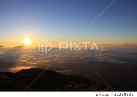 日の出（唐松岳より撮影） 22239335