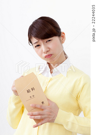 ビジネス 給料袋をもらうOL ビジネス 給料袋をもらうOL 22244035
