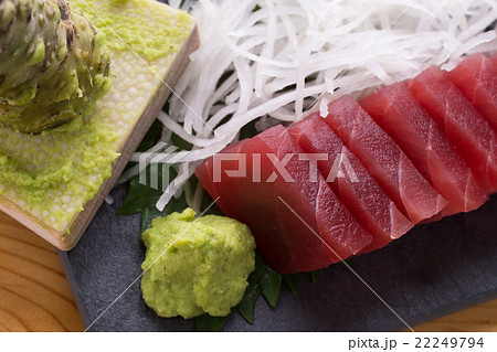 鮪刺身と本山葵 22249794