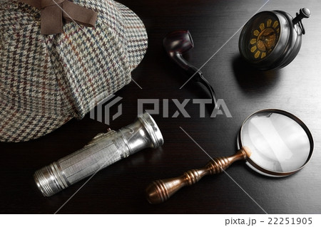 Sherlock Hat,  Key, Magnifier, Flashlight, Pipe   22251905