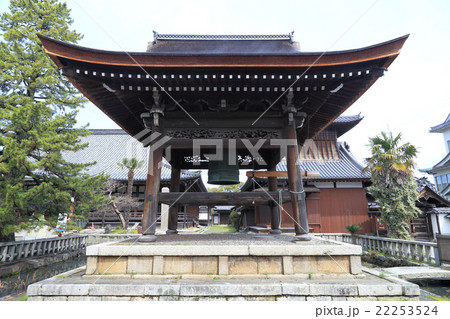 大通寺（長浜御坊）の鐘楼 22253524