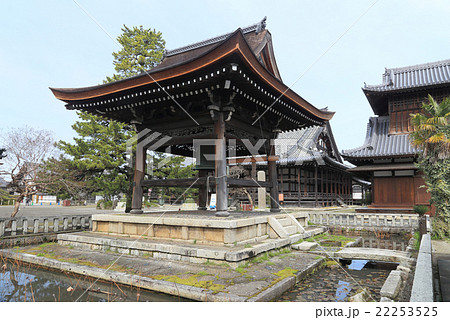 大通寺（長浜御坊）の鐘楼 22253525