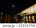 夜空に浮かぶ満月と照明：宮崎県総合文化公園の夜景 22253758