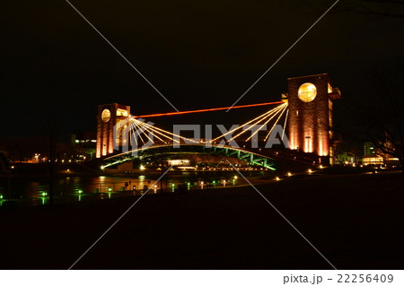 富山市・環水公園の天門橋 富山市・環水公園の天門橋 22256409