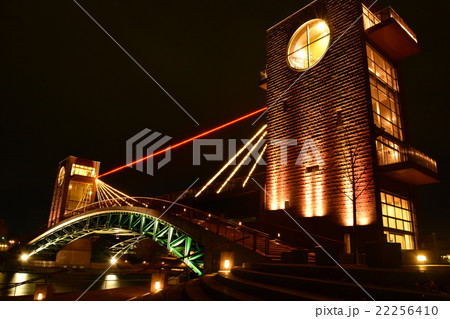 富山市・環水公園の天門橋 22256410