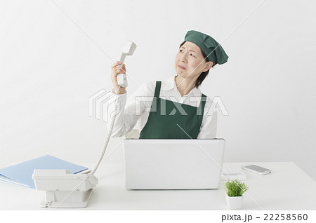 苦情を聞かされるスーパー店員　電話対応 22258560