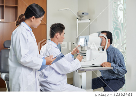 Checking eyesight 22262431