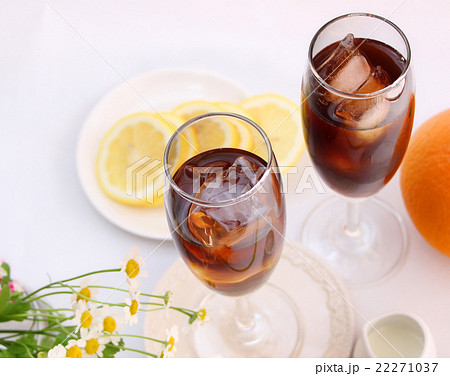 アイスコーヒーでティータイム アイスコーヒーでティータイム 22271037