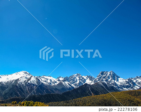 Baimang Snow Mountain in Shangri-La, Deqin, Yunnan Baimang Snow Mountain in Shangri-La, Deqin, Yunnan 22278106