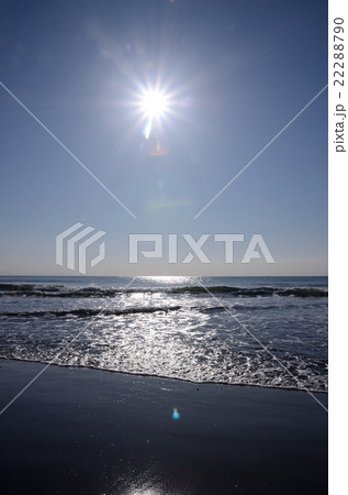 砂浜と太陽 22288790