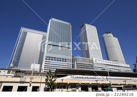 名古屋都市風景 名古屋駅ビルと東海道新幹線 N700系 名古屋都市風景 名古屋駅ビルと東海道新幹線 N700系 22289216